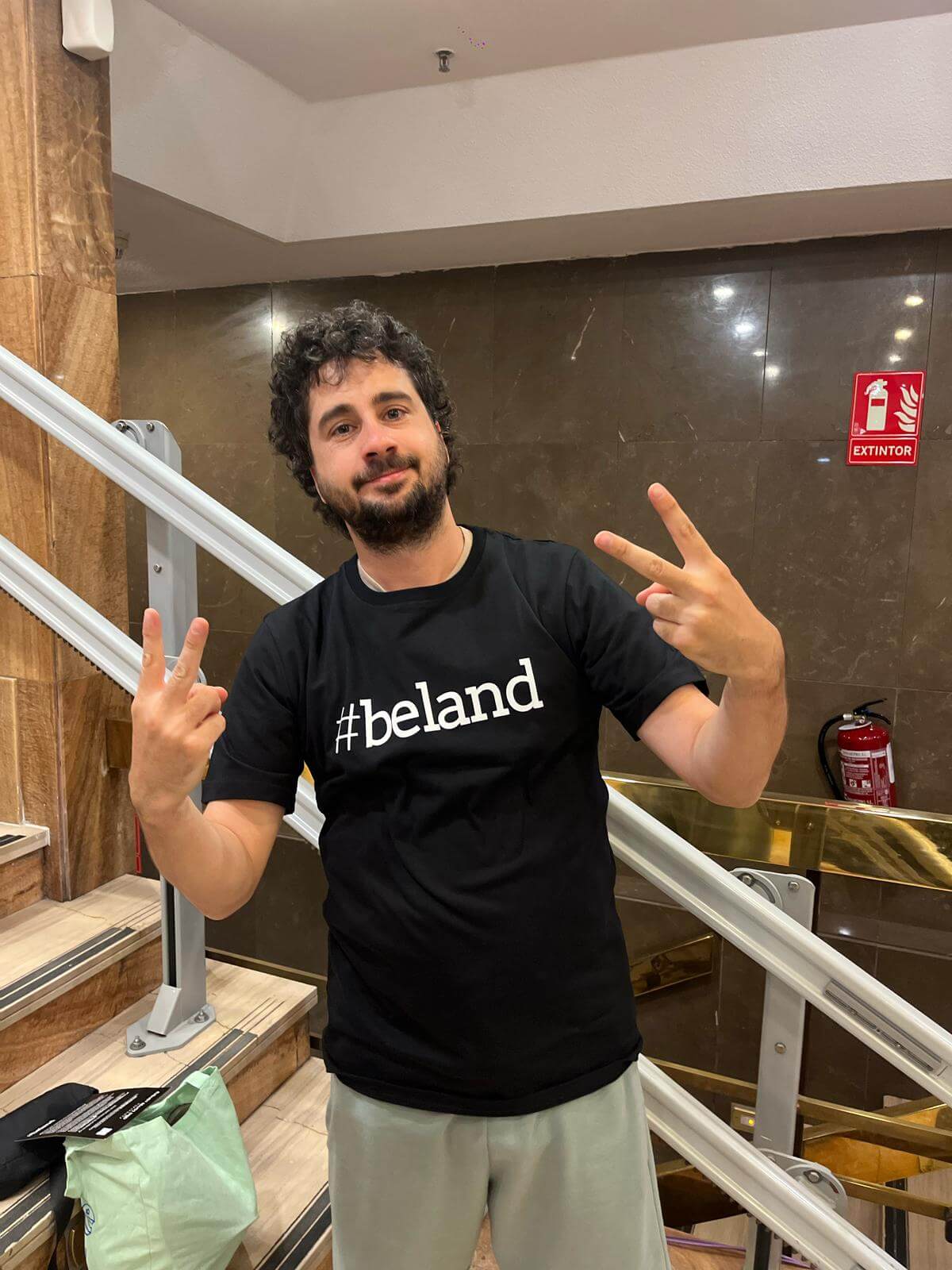 Inicio Sergio Bezos con la camiseta Beland.